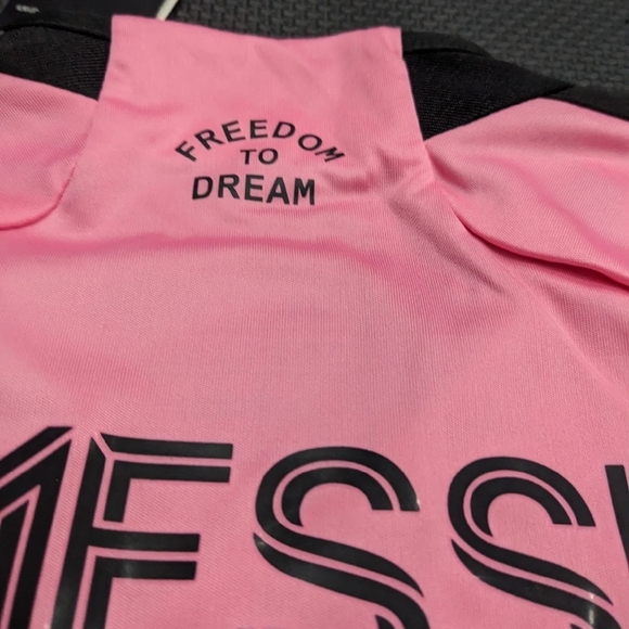 Inter Miami Messi #10 Adidas Jersey & Shorts Kit - Picture 6 of 11